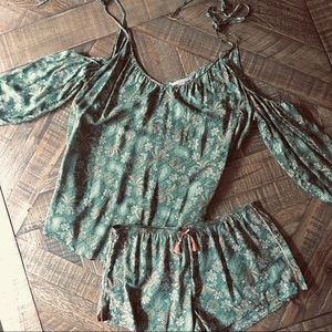 Victoria’s Secret 2 Pc Pajama Set Top and Shorts S